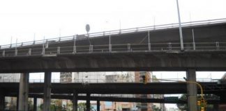Confirman que concesionarán a varios predios bajo la Autopista 25 de Mayo autopista, bajo