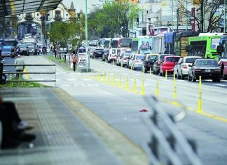 Después de los aumentos en transporte, cómo cambiaron los hábitos para ir al trabajo metrobus