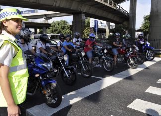 Polémica en puerta: Habrá premios para motociclistas que tengan todo en regla motos