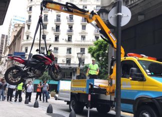 Las cuestionadas empresas concesionarias de las grúas seguirán operando grua