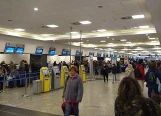 Otra vez paran controladores aéreos: Hay demoras en Ezeiza y Aeroparque