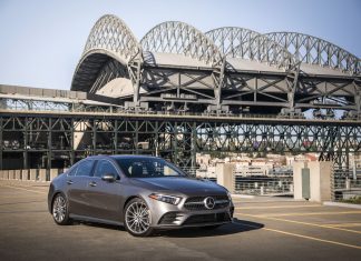 Mercedes-Benz presentó su primer Sedán Compacto mercedez