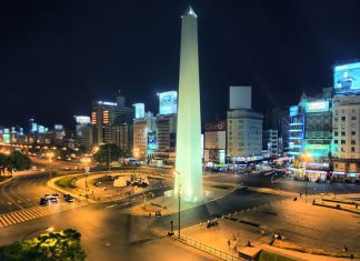 El Obelisco, al mejor estilo de Julio Le Parc