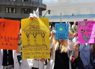 Paro y movilización de residentes porteños tras la aprobación de la nueva ley residentes