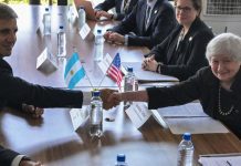 Caputo se reunió con la secretaria del Tesoro en busca del apoyo de los EEUU