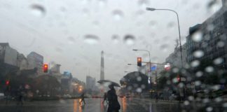 Existen alertas naranja y amarilla por tormentas para el lunes.