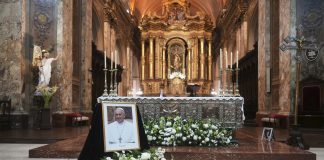 La reaccion de la basílica San José de Flores, el lugar donde Bergoglio se formo