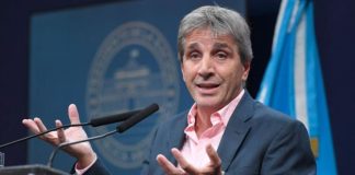 Luis Caputo: “Estoy más que cómodo con el dólar a $1500”