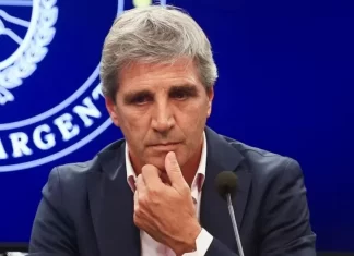 Caputo anticipó que el Gobierno busca captar US$1000 millones con el nuevo bono en dólares