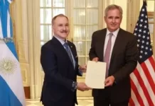 El canciller, Pablo Quirno, recibió al embajador de Estados Unidos, Peter Lamelas.