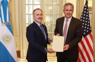 El canciller, Pablo Quirno, recibió al embajador de Estados Unidos, Peter Lamelas.
