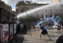 Incidentes frente al Congreso: gremios se despegan de la izquierda y reclaman a la CGT un paro de 36 horas con movilización