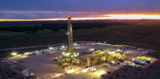 YPF negocia un crédito récord de hasta US$16.000 millones para financiar el proyecto Argentina LNG