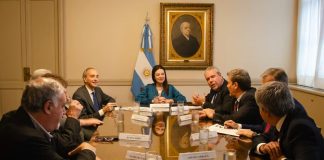 El Gobierno reúne a su mesa política antes de una sesión clave en Diputados y suma a Sandra Pettovello